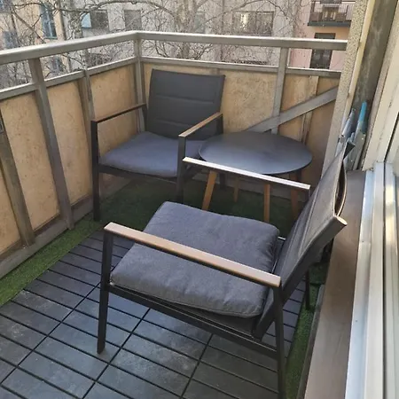 Lägenhet Modern And Apartment, 6 Mins To
