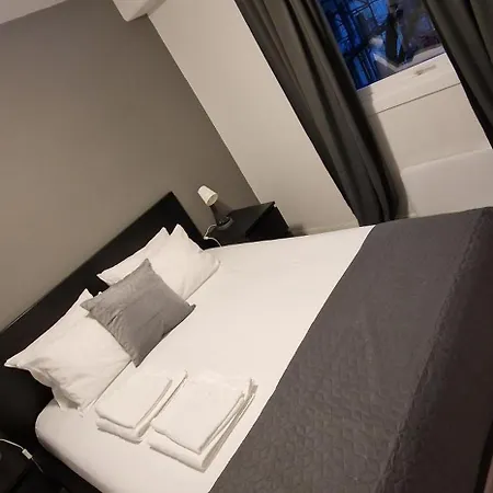 Modern And Apartment, 6 Mins To Lägenhet